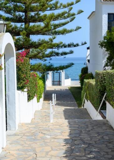 Beach Side Apartments Calahonda Sitio de Calahonda ภายนอก รูปภาพ