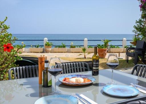 Beach Side Apartments Calahonda Sitio de Calahonda ภายนอก รูปภาพ